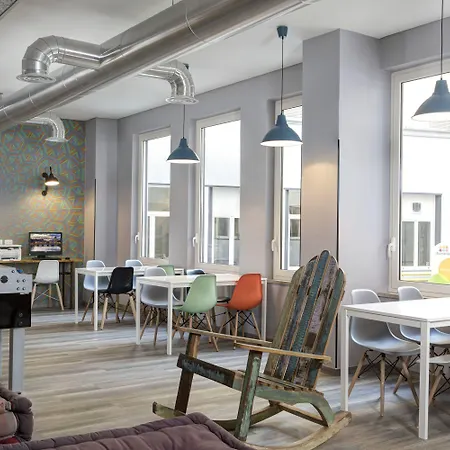 旅馆 罗马你好 *