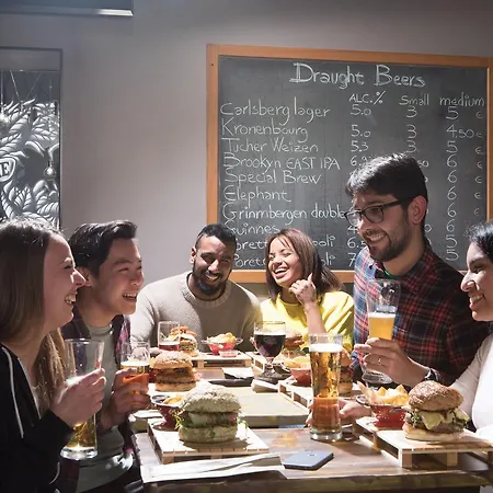 旅馆 罗马你好 *